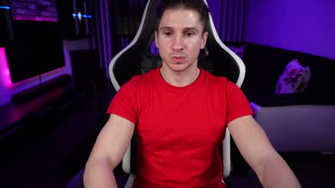 Dorian Reyes online show from December 8, 1:56 am