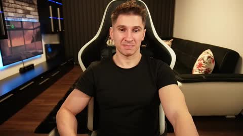 Dorian Reyes online show from December 15, 11:31 pm