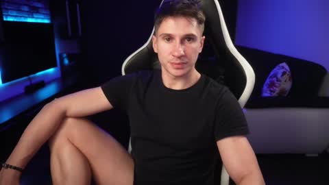 Dorian Reyes online show from December 18, 10:46 pm