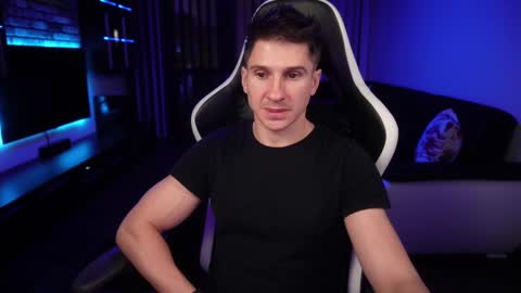 Dorian Reyes online show from December 19, 11:03 pm