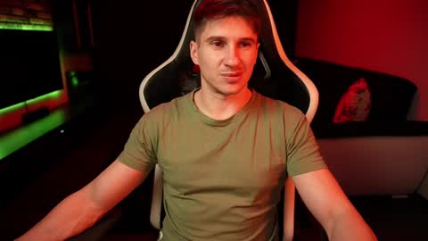 Dorian Reyes online show from January 10, 10:15 pm