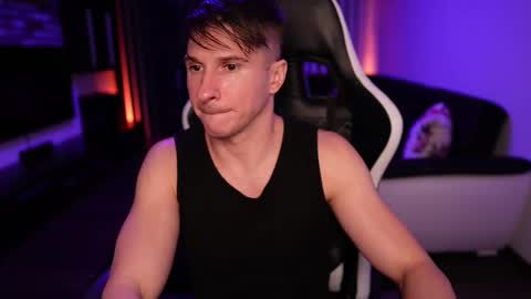 Dorian Reyes online show from October 20, 8:53 pm