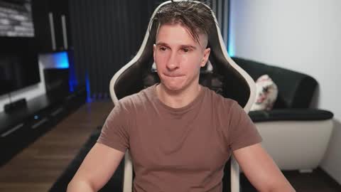 Dorian Reyes online show from November 4, 10:42 pm