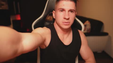 Dorian Reyes online show from November 19, 12:54 am