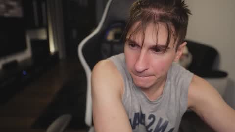 Dorian Reyes online show from January 15, 2:05 am