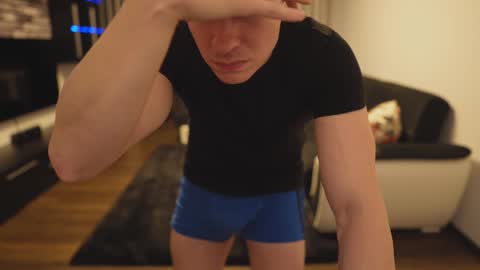 Dorian Reyes online show from February 11, 2:27 am