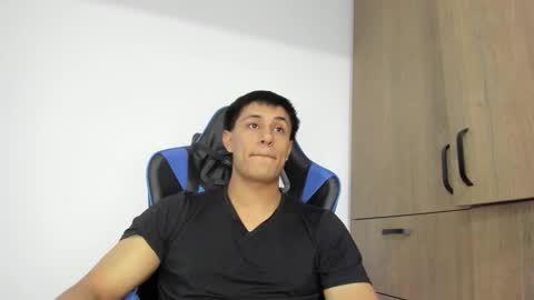 dorman_boy online show from December 2, 9:10 pm