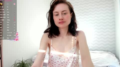 dormineaa online show from April 22, 5:21 am