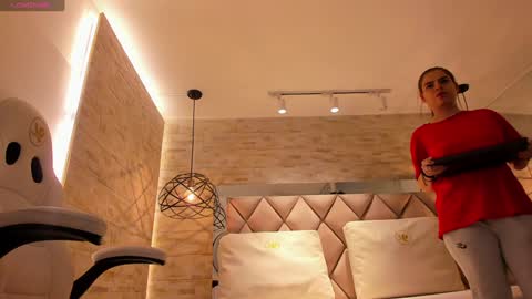  DOROTHY online show from January 31, 9:59 am