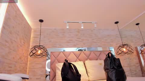  DOROTHY online show from February 25, 2:58 am