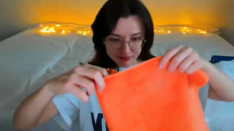 Your Dorotty online show from December 5, 4:32 am