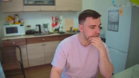 Snapshot of dosilasa chatting on December 5, 9:06 am Sasha online show from December 5, 9:06 am