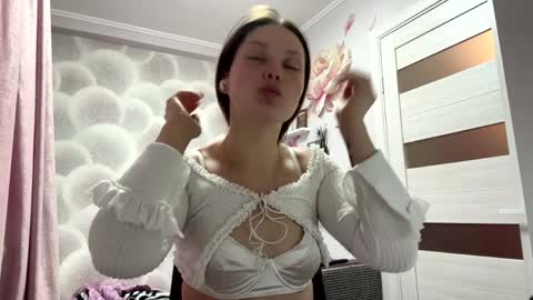 Snapshot of dotharlow chatting on April 2, 8:39 pm dotharlow online show from April 2, 8:39 pm