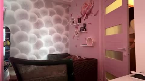 Snapshot of dotharlow chatting on April 3, 9:46 pm dotharlow online show from April 3, 9:46 pm