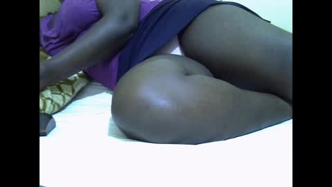 Snapshot of double_love9 chatting on October 20, 12:16 pm bellie online show from October 20, 12:16 pm