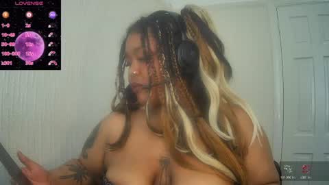 DeeDee online show from June 19, 11:03 am