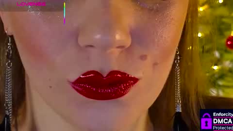 Snapshot of doublemeow chatting on December 14, 3:06 pm Emily online show from December 14, 3:06 pm