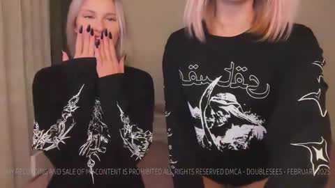 MOLLYYYY dont forget to give me a thumb up online show from March 12, 2:01 pm