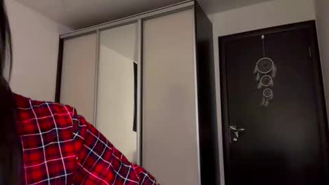 MOLLYYYY dont forget to give me a thumb up online show from October 20, 1:33 pm