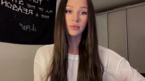 MOLLYYYY dont forget to give me a thumb up online show from February 20, 11:43 am