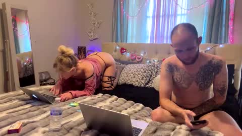 Snapshot of doublesuble chatting on March 8, 5:01 pm Chaz Roxy Rain online show from March 8, 5:01 pm