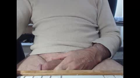 down69_4_u online show from January 14, 8:25 pm