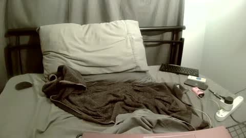 Snapshot of downloadablecontent11 chatting on February 11, 9:25 pm downloadablecontent11 online show from February 11, 9:25 pm