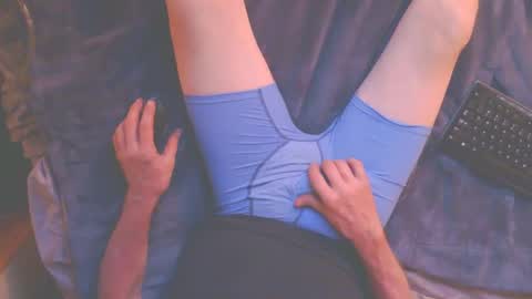 doyoulikemine online show from December 10, 8:30 am