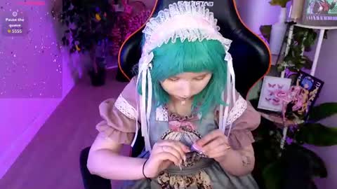 Snapshot of draculaura_ chatting on June 13, 10:57 am Draculaura online show from June 13, 10:57 am