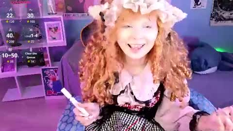 Snapshot of draculaura_ chatting on June 14, 11:01 am Draculaura online show from June 14, 11:01 am
