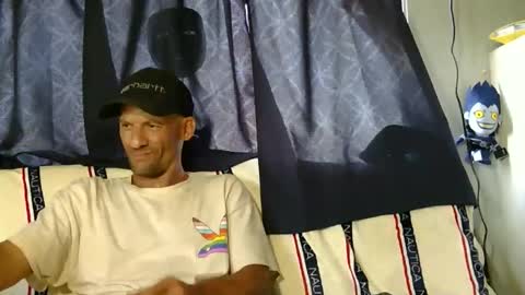 lovemachine online show from June 3, 9:20 pm