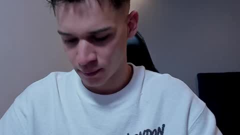 drake_carter1 online show from May 4, 2:18 am