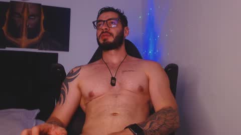 Snapshot of drake_cole11 chatting on December 8, 5:44 pm drake_cole11 online show from December 8, 5:44 pm