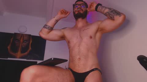 Snapshot of drake_cole11 chatting on December 20, 1:43 pm drake_cole11 online show from December 20, 1:43 pm