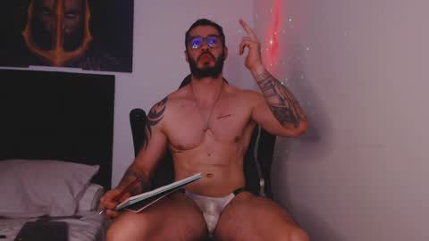 Snapshot of drake_cole11 chatting on December 24, 6:28 pm drake_cole11 online show from December 24, 6:28 pm