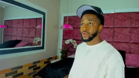 Snapshot of drake_nassir4 chatting on December 9, 12:12 am ---Drake--- online show from December 9, 12:12 am