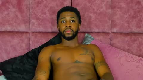 Snapshot of drake_nassir4 chatting on December 9, 9:28 am ---Drake--- online show from December 9, 9:28 am