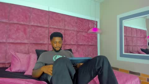 Snapshot of drake_nassir4 chatting on December 28, 6:08 pm ---Drake--- online show from December 28, 6:08 pm