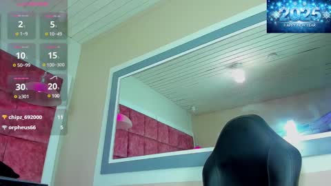 Snapshot of drake_nassir4 chatting on January 1, 6:15 am ---Drake--- online show from January 1, 6:15 am