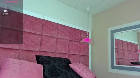 Snapshot of drake_nassir4 chatting on January 6, 9:00 pm ---Drake--- online show from January 6, 9:00 pm