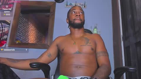 Snapshot of drake_nassir4 chatting on January 14, 12:22 am ---Drake--- online show from January 14, 12:22 am