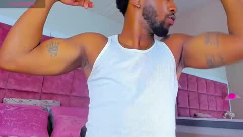 Snapshot of drake_nassir4 chatting on February 7, 3:30 pm ---Drake--- online show from February 7, 3:30 pm