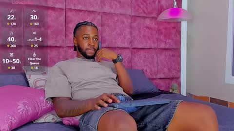 Snapshot of drake_nassir4 chatting on February 11, 2:25 am ---Drake--- online show from February 11, 2:25 am