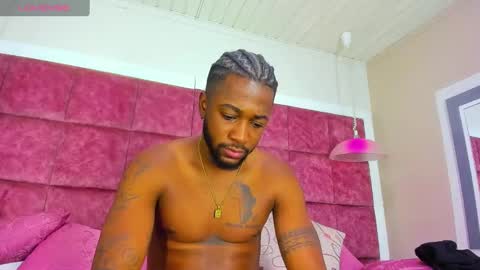 Snapshot of drake_nassir4 chatting on February 17, 2:48 pm ---Drake--- online show from February 17, 2:48 pm