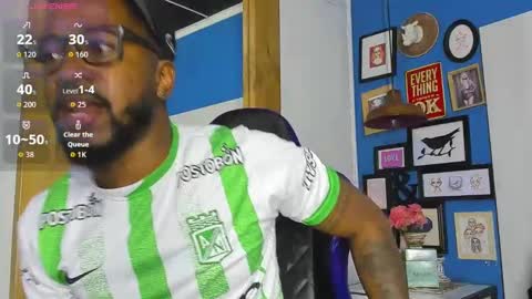 Snapshot of drake_nassir4 chatting on September 23, 9:51 pm ---Drake--- online show from September 23, 9:51 pm