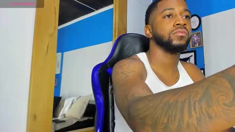 Snapshot of drake_nassir4 chatting on September 28, 4:12 pm ---Drake--- online show from September 28, 4:12 pm