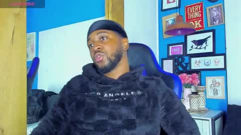 Snapshot of drake_nassir4 chatting on October 1, 11:55 pm ---Drake--- online show from October 1, 11:55 pm