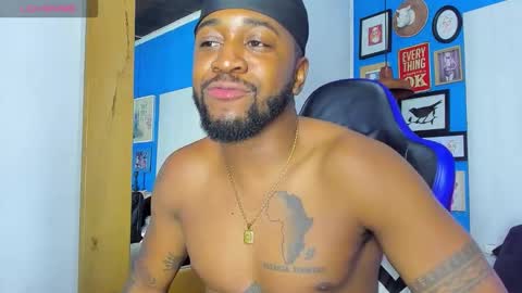 Snapshot of drake_nassir4 chatting on November 5, 12:10 am ---Drake--- online show from November 5, 12:10 am