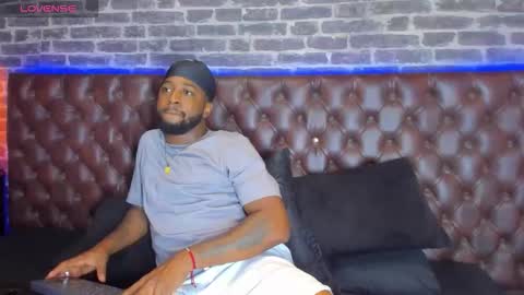 Snapshot of drake_nassir4 chatting on November 29, 5:05 pm ---Drake--- online show from November 29, 5:05 pm