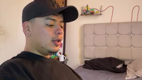 Snapshot of drakenn_ chatting on May 19, 1:06 pm drakeeee online show from May 19, 1:06 pm